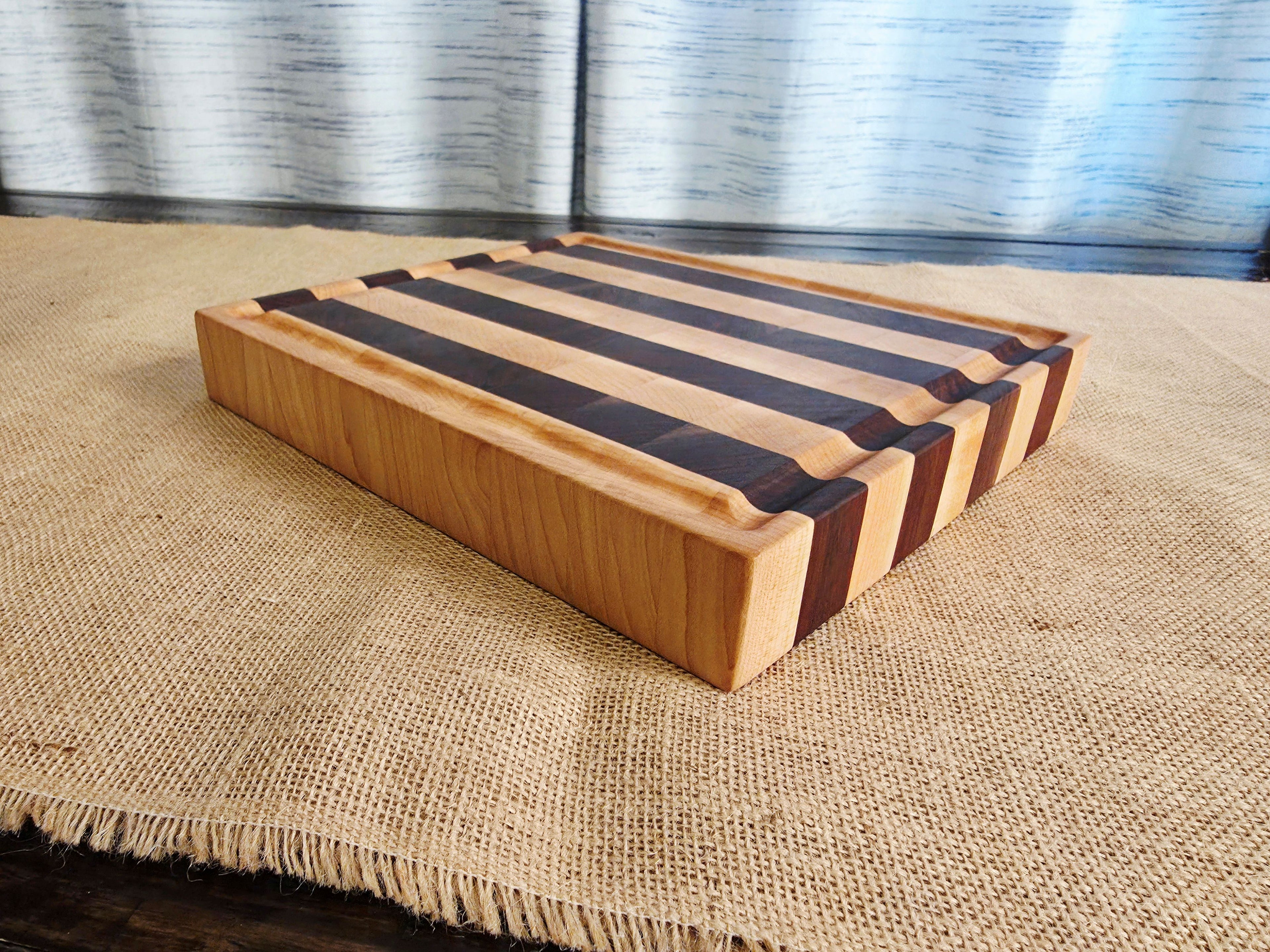 Side Grain Cutting Board