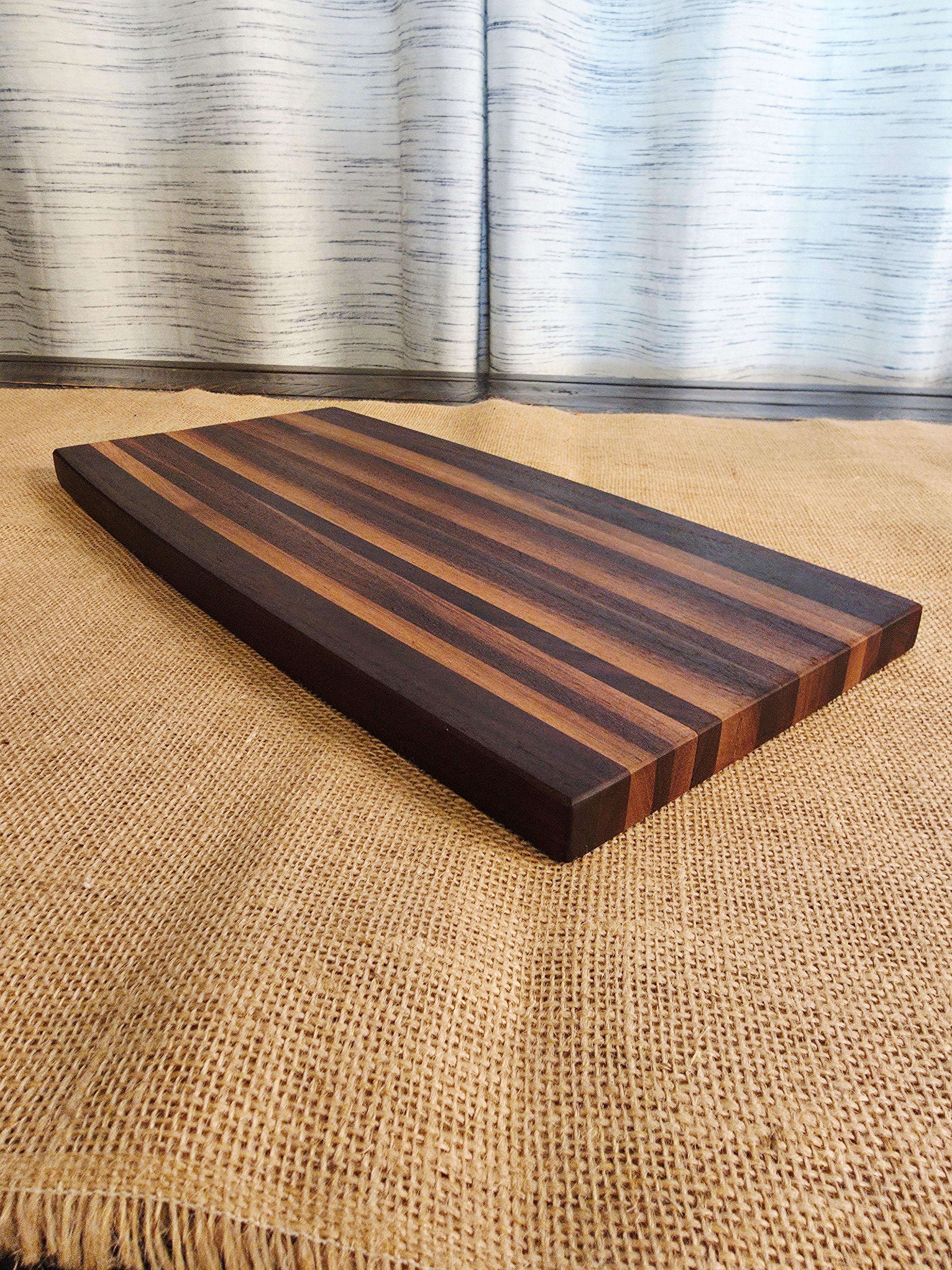 Curved Side Grain Cutting Board